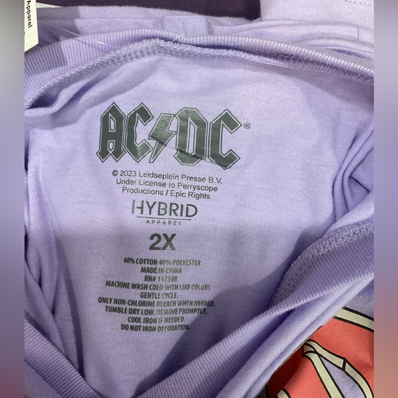 NWT Women’s Graphic Tee AC/DC Plus Size - Picture 5 of 6